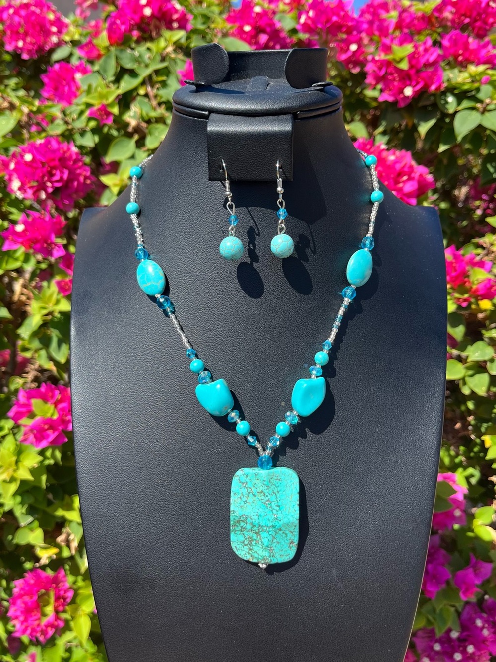 Turquoise Gemstone Necklace with Matching Earrings NWOT